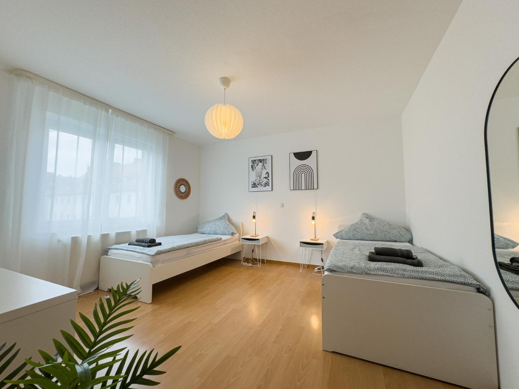 110Qm - 4 Zimmer - Privat Parkplatz - Zentral - Balkon - Mallibase Apartments Kassel Buitenkant foto