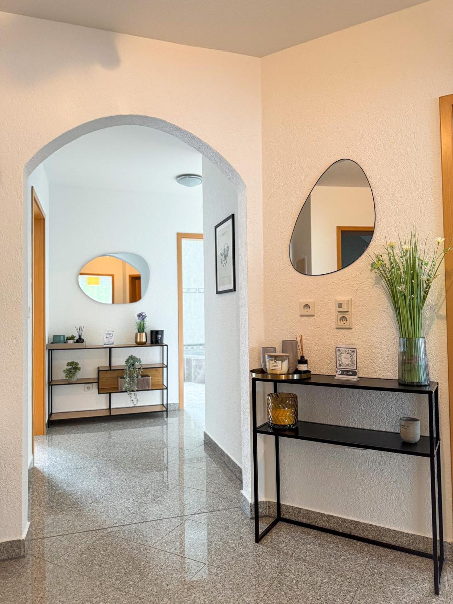 110Qm - 4 Zimmer - Privat Parkplatz - Zentral - Balkon - Mallibase Apartments Kassel Buitenkant foto